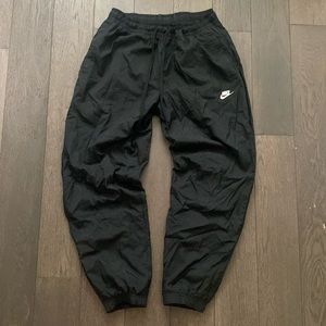 black nike parachute pants !!